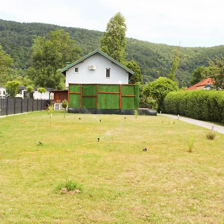 Asja Villa *