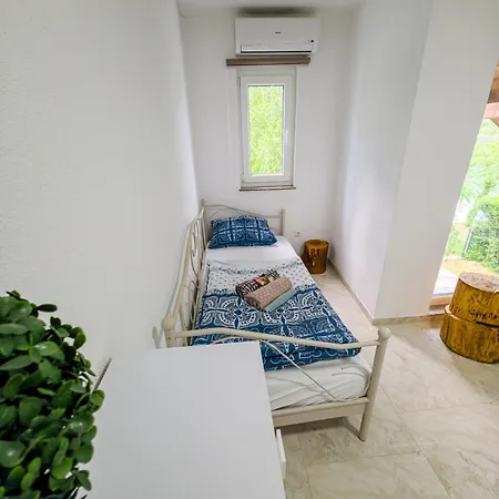 Villa Asja *