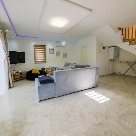 Asja Villa